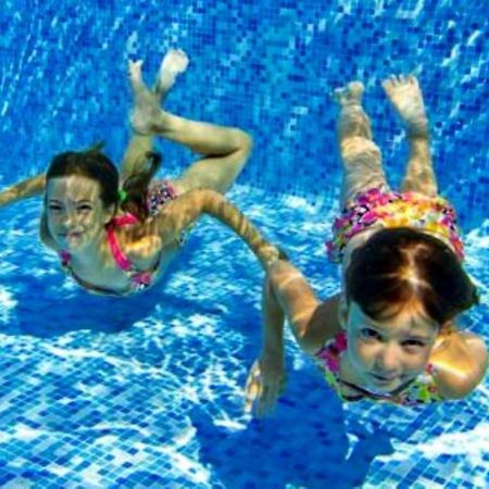 Camping De Baignes Hotel Bagian luar foto