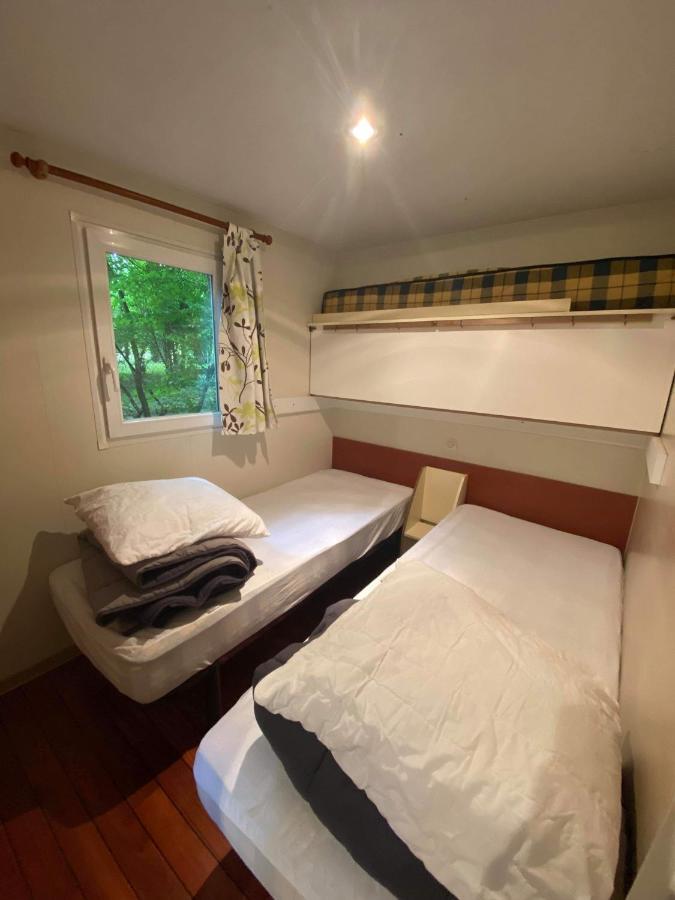 Camping De Baignes Hotel Bagian luar foto