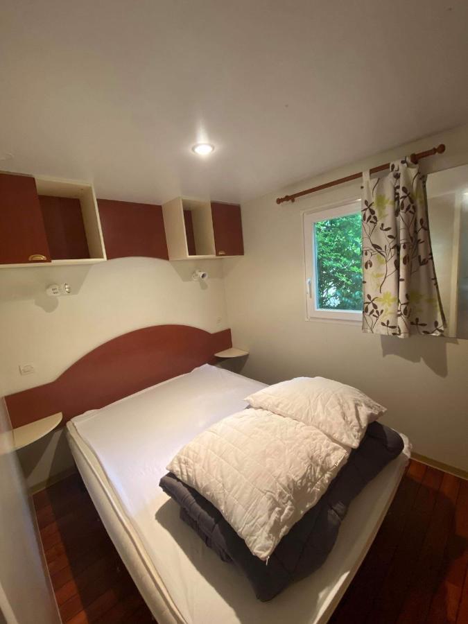 Camping De Baignes Hotel Bagian luar foto